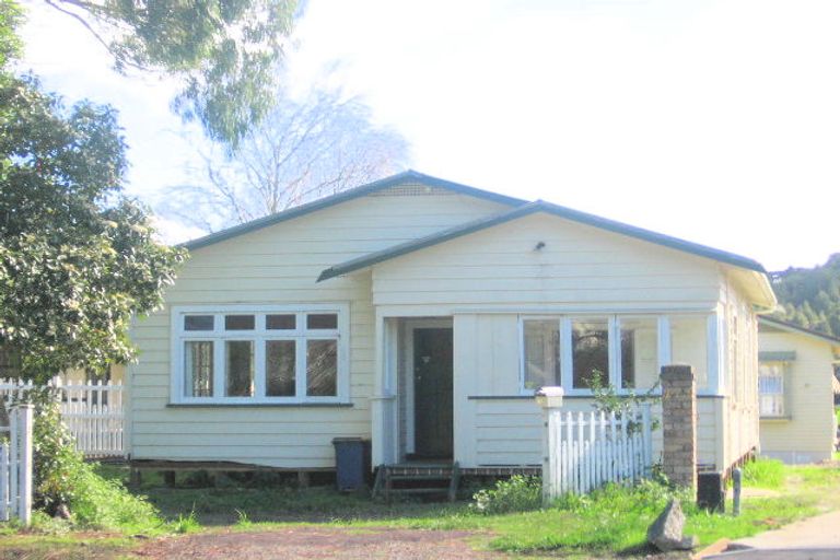 Photo of property in 221 Henderson Valley Road, Henderson, Auckland, 0612