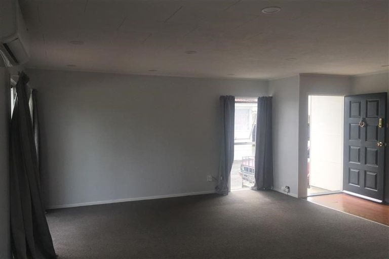 Photo of property in 2/26 Navigator Place, Papatoetoe, Auckland, 2025