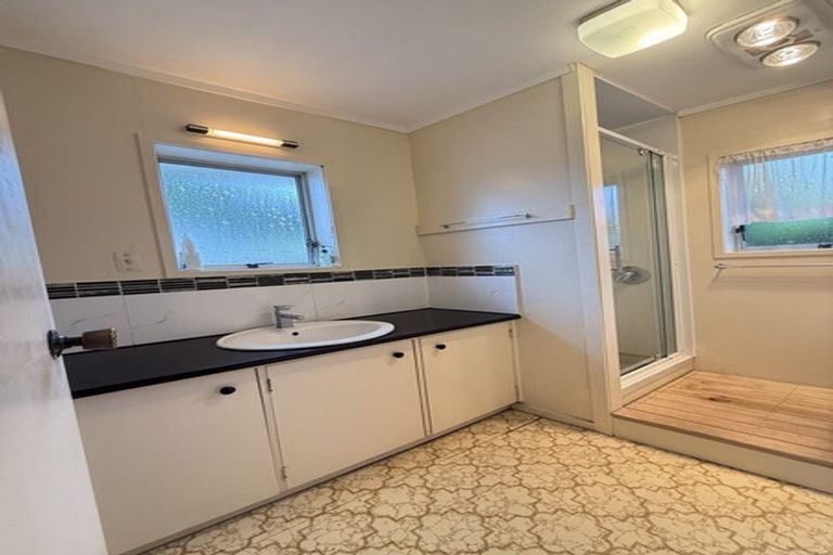 Photo of property in 2/25 Overton Road, Papatoetoe, Auckland, 2025