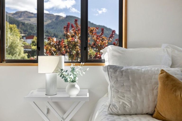 Photo of property in 19 Richards Park Lane, Fernhill, Queenstown, 9300