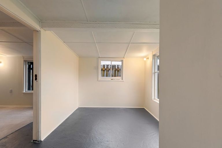 Photo of property in 4 Edwards Place, Terrace End, Palmerston North, 4410