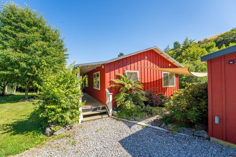 Photo of property in 25 Totara View Road, Wakefield, 7095