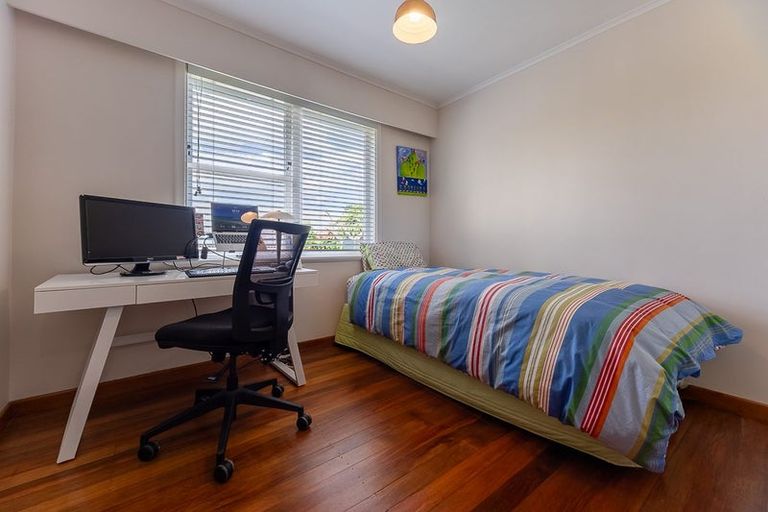 Photo of property in 27 Aorangi Road, Paraparaumu, 5032