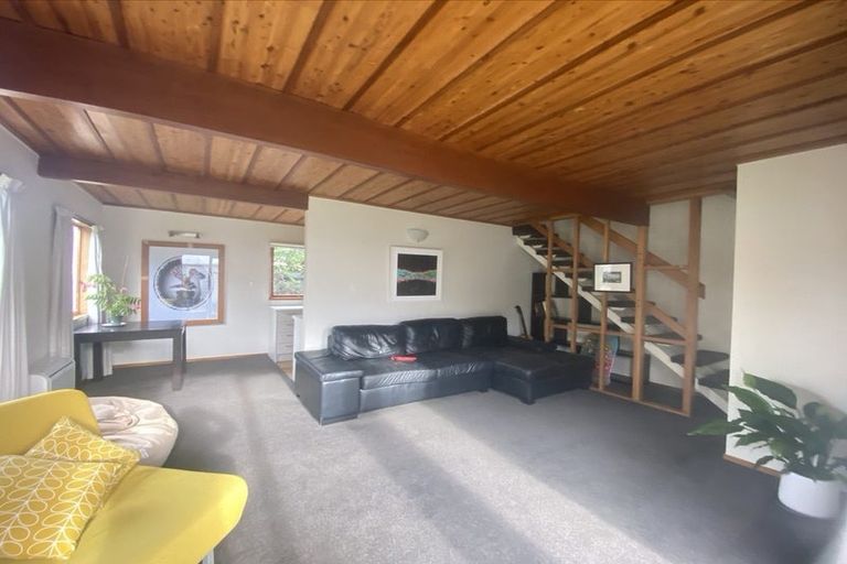 Photo of property in 2/41 Taupata Street, Redcliffs, Christchurch, 8081