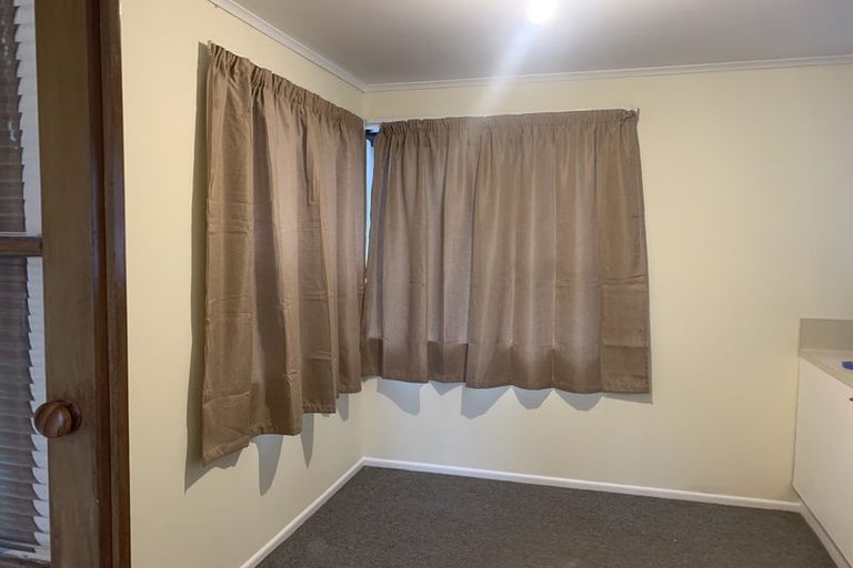 Photo of property in 41 Parrs Cross Road, Henderson, Auckland, 0612