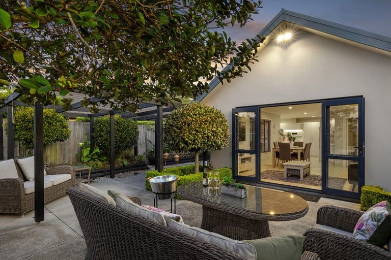 Photo of property in 9 Oakview Lane, Cashmere, Christchurch, 8022