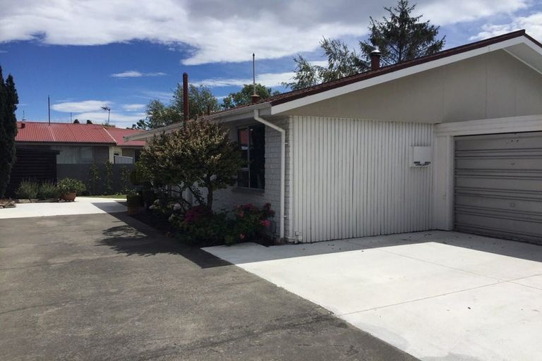 Photo of property in 75a Picton Avenue, Riccarton, Christchurch, 8011