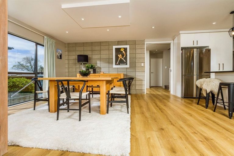 Photo of property in 2/304 Beach Road, Campbells Bay, Auckland, 0630