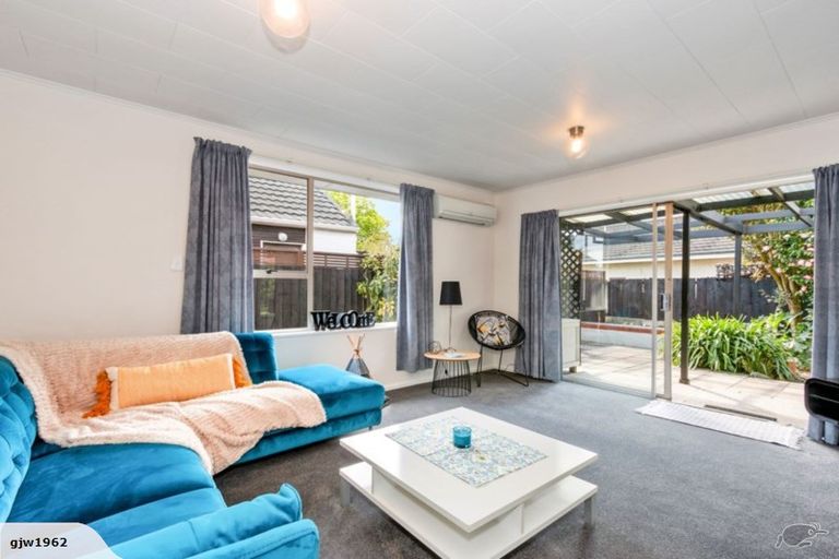 Photo of property in 2/366 Yaldhurst Road, Russley, Christchurch, 8042