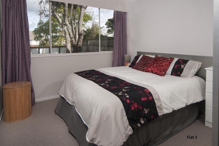 Photo of property in 1/200 Chivalry Road, Glenfield, Auckland, 0629