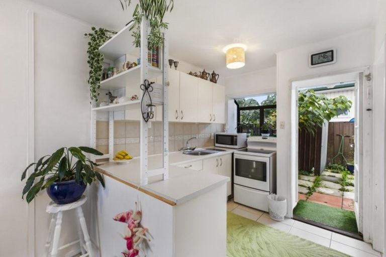 Photo of property in 2/7 Don Street, Papakura, 2110
