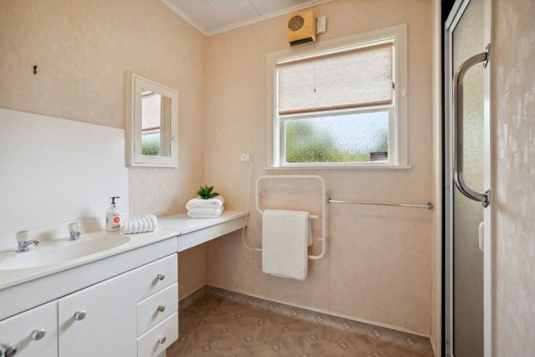 Photo of property in 4 Matipo Street, Waikanae, 5036