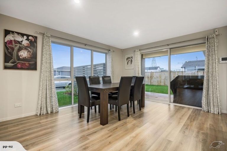 Photo of property in 5 Biplane Street, Takanini, 2112
