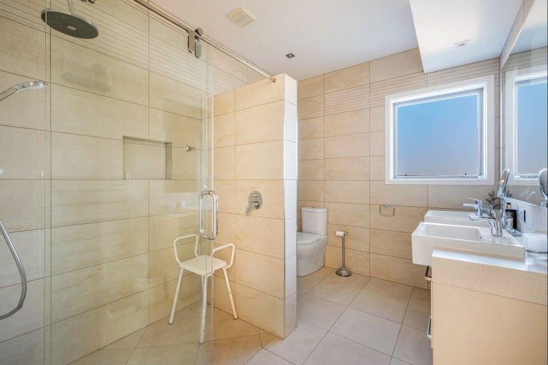 Photo of property in 15 Valley Crescent, Wanaka, 9305