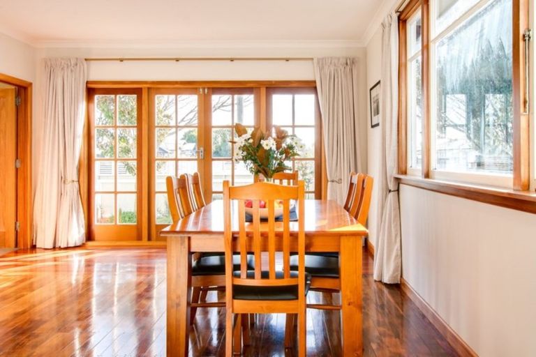 Photo of property in 215 Park Road North, Parkvale, Hastings, 4122