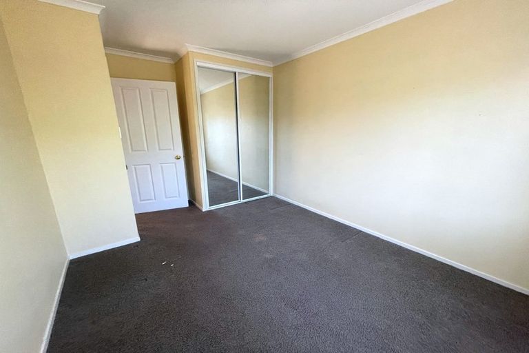 Photo of property in 4 Craiburn Street, Ranui, Auckland, 0612