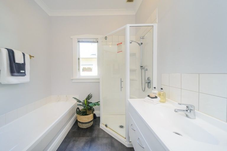 Photo of property in 35 Florence Avenue, Palmerston North, 4414