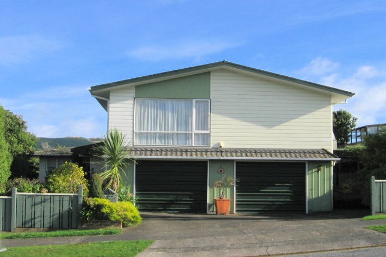 Photo of property in 17 Taieri Crescent, Kelson, Lower Hutt, 5010