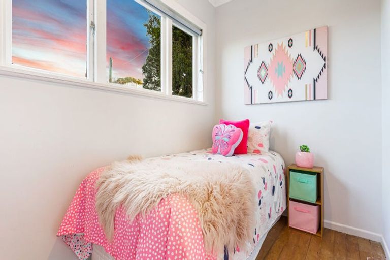 Photo of property in 1/637 Swanson Road, Swanson, Auckland, 0612