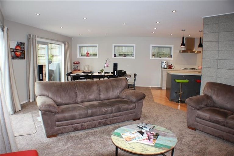 Photo of property in 3 Cresswell Place, Johnsonville, Wellington, 6037