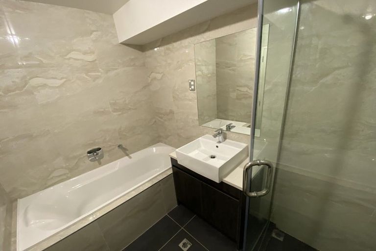 Photo of property in 7 Waru Lane, Te Atatu Peninsula, Auckland, 0610