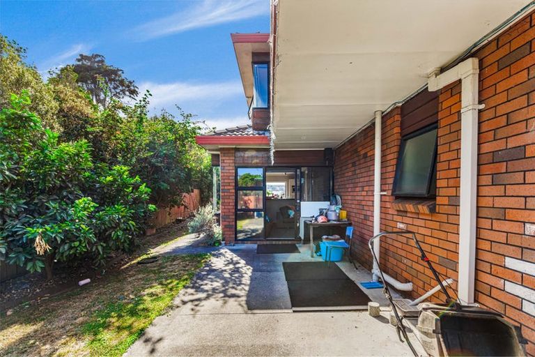 Photo of property in 2/27 Omana Road, Papatoetoe, Auckland, 2025