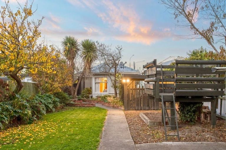 Photo of property in 103 Cranford Street, St Albans, Christchurch, 8014