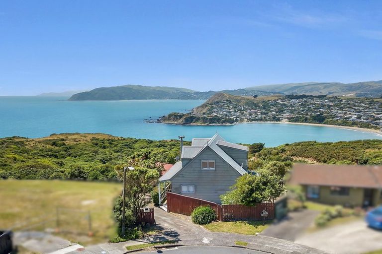 Photo of property in 14 Tikati View, Titahi Bay, Porirua, 5022
