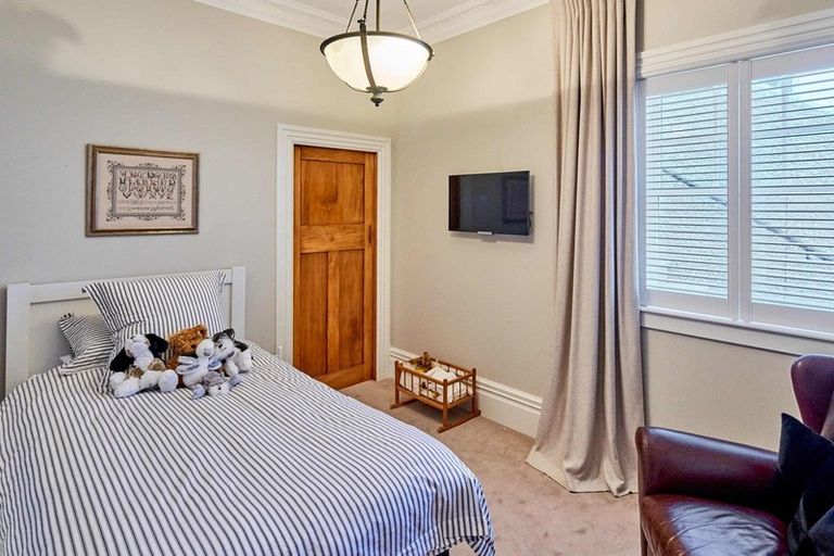 Photo of property in 30 Mcfarlane Street, Mount Victoria, Wellington, 6011