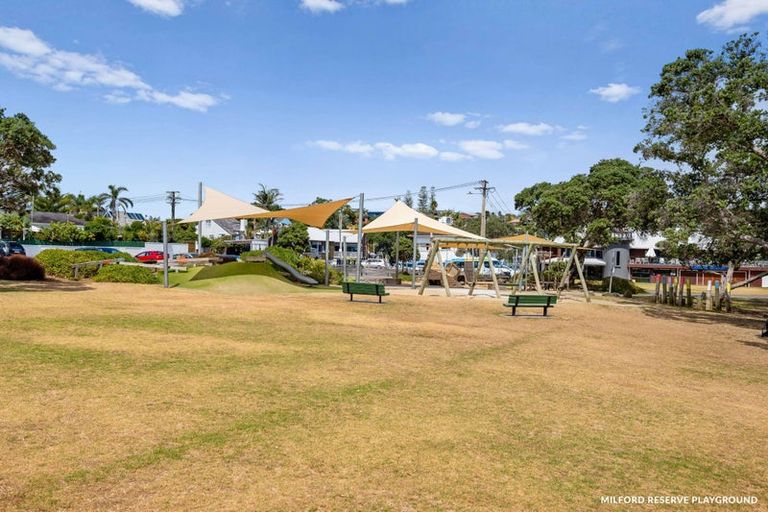 Photo of property in 3/26a Penning Road, Castor Bay, Auckland, 0620