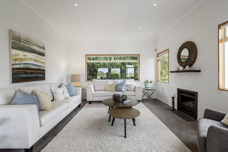 Photo of property in 71 William Bayes Place, Red Beach, 0932