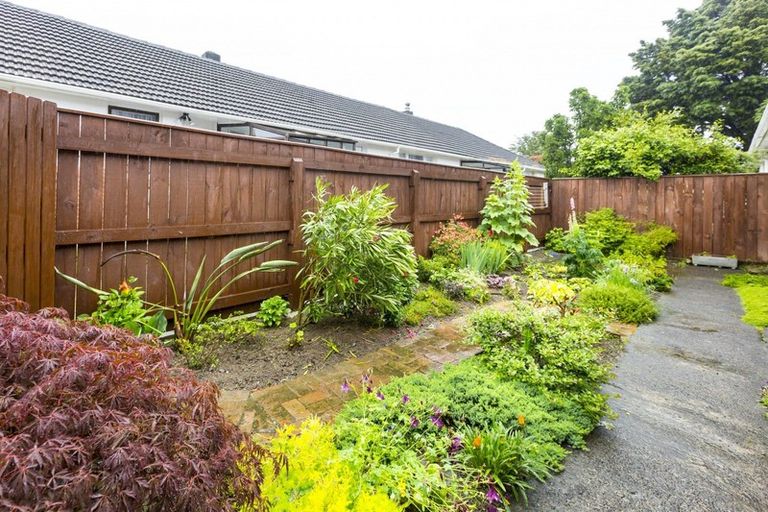 Photo of property in 2/37 Tararua Street, Trentham, Upper Hutt, 5018