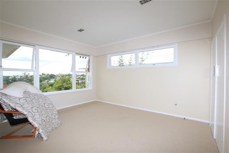 Photo of property in 12 City View Terrace, Birkenhead, Auckland, 0626