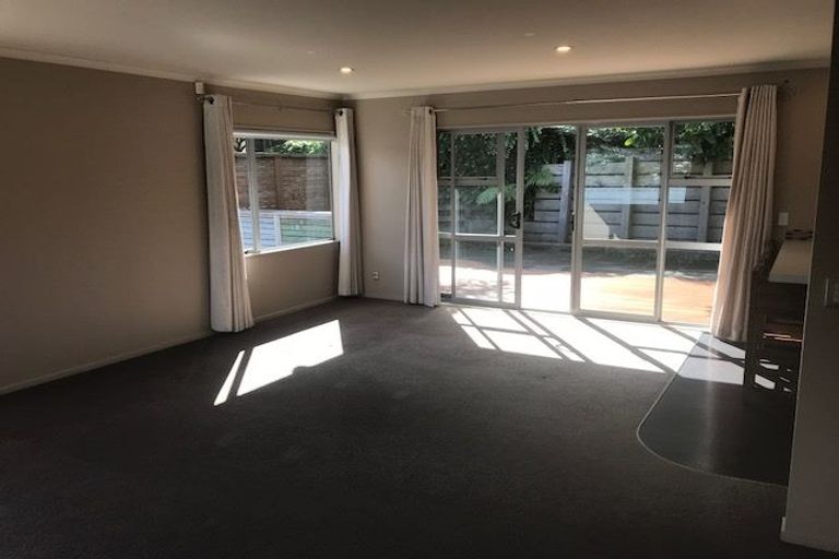 Photo of property in 57c Simla Crescent, Khandallah, Wellington, 6035