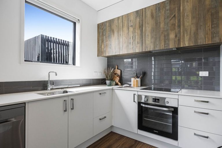 Photo of property in 82 Glidepath Road, Hobsonville, Auckland, 0616