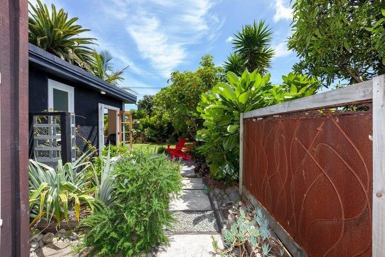 Photo of property in 44 Ngapaki Street, Waikanae Beach, Waikanae, 5036