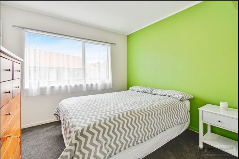 Photo of property in 80 Everglade Drive, Goodwood Heights, Auckland, 2105