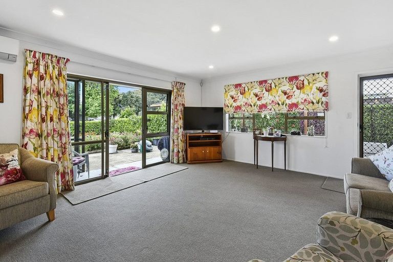 Photo of property in 2/5 King Edward Avenue, Papakura, 2110