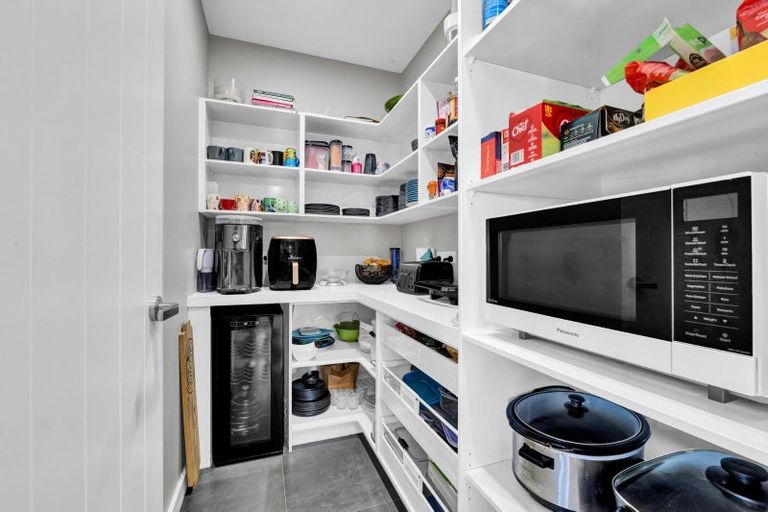 Photo of property in 17 Honeyfield Drive, Whalers Gate, New Plymouth, 4310