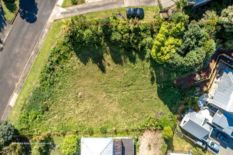 Photo of property in 13 Puriri Place, Whitianga, 3510