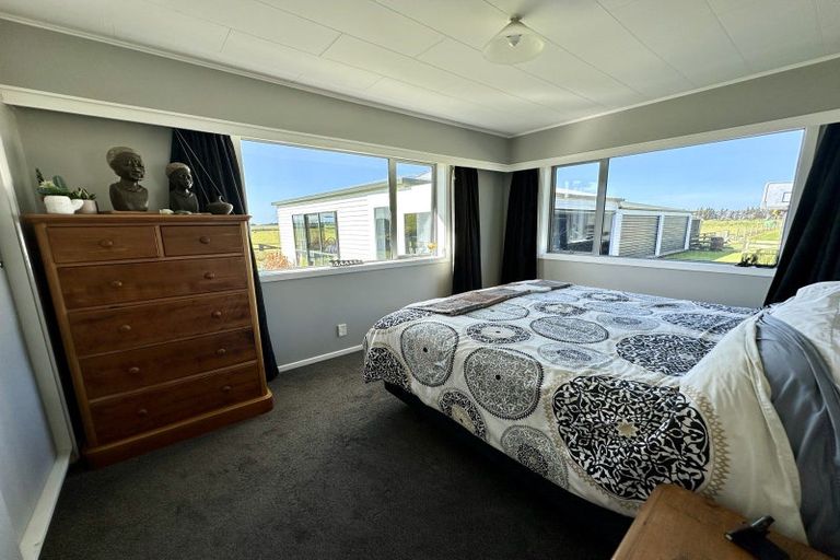 Photo of property in 177 Awarua School Road, Woodend, Invercargill, 9877