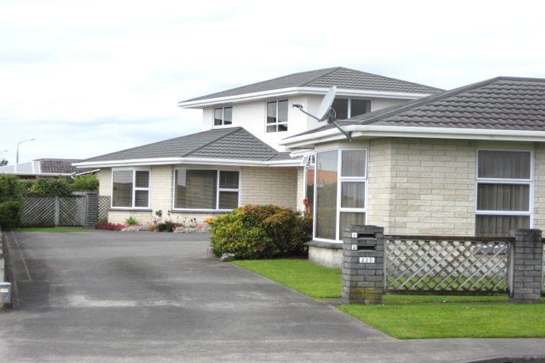 Photo of property in 1/225 Mangorei Road, Merrilands, New Plymouth, 4312