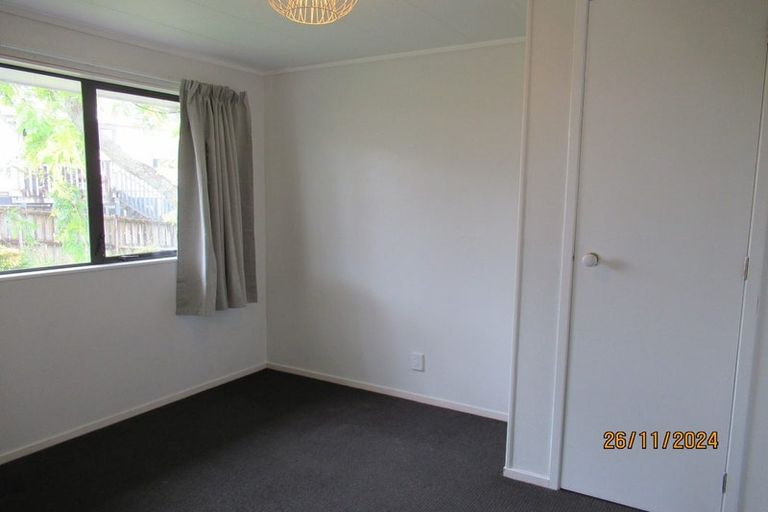 Photo of property in 17 Oreil Avenue, West Harbour, Auckland, 0618