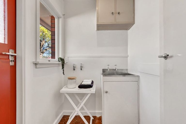 Photo of property in 31 Fifield Terrace, Waltham, Christchurch, 8023