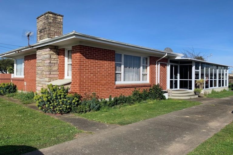 Photo of property in 35 Egmont Street, Hawera, 4610