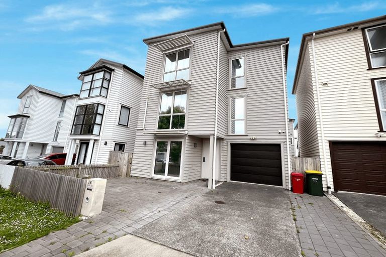Photo of property in 26 Stephen Avenue, Henderson, Auckland, 0610