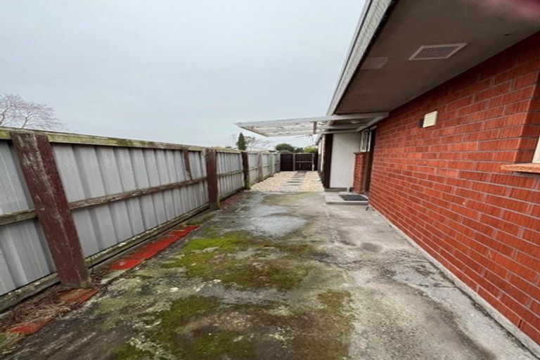 Photo of property in 107 Denise Crescent, Hornby, Christchurch, 8042