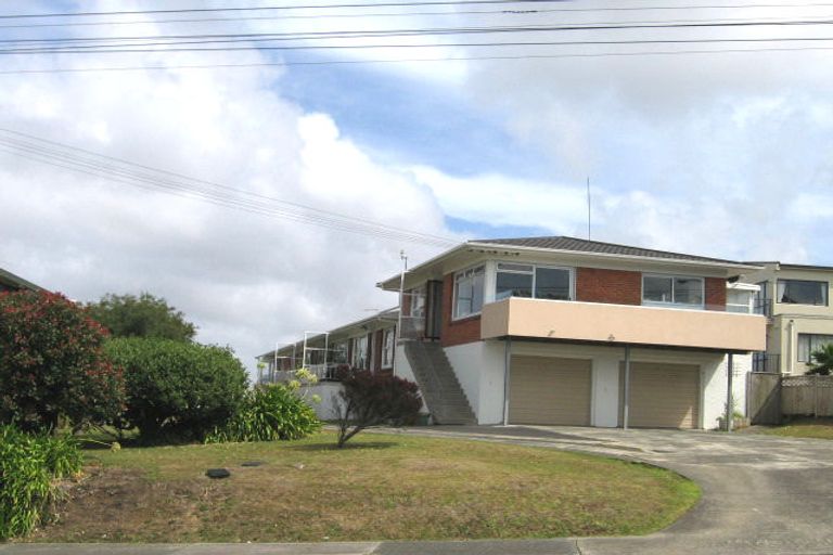 Photo of property in 5/174 East Coast Road, Forrest Hill, Auckland, 0620