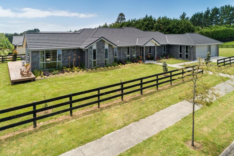 Photo of property in 1 Martingale Drive, Kingseat, Papakura, 2580