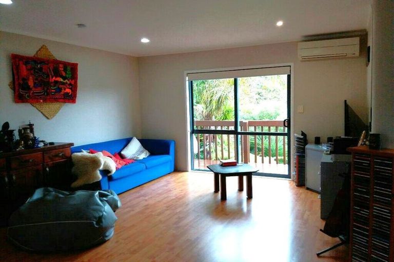 Photo of property in 29 Rifleman Rise, Unsworth Heights, Auckland, 0632